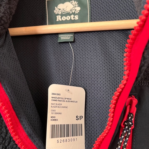 New with tag Roots full zip polar fleece sweater. - Picture 3 of 4